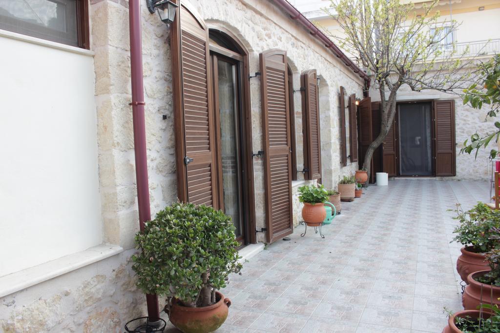 Artemisia Traditional Home Choudetsi Luaran gambar