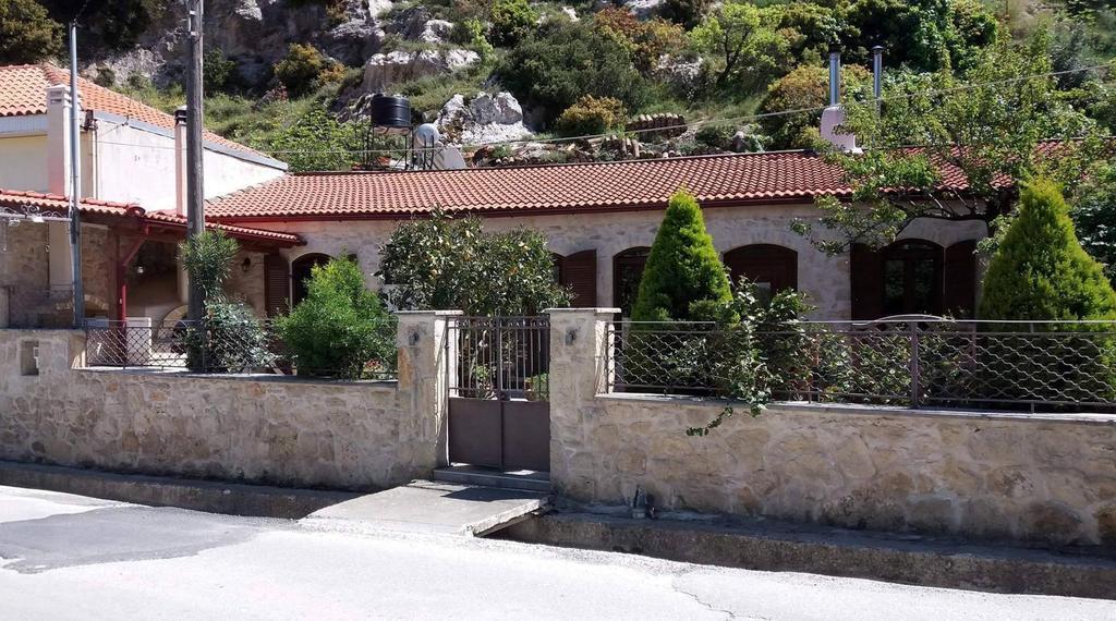 Artemisia Traditional Home Choudetsi Luaran gambar