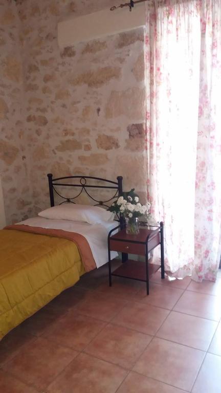 Artemisia Traditional Home Choudetsi Luaran gambar