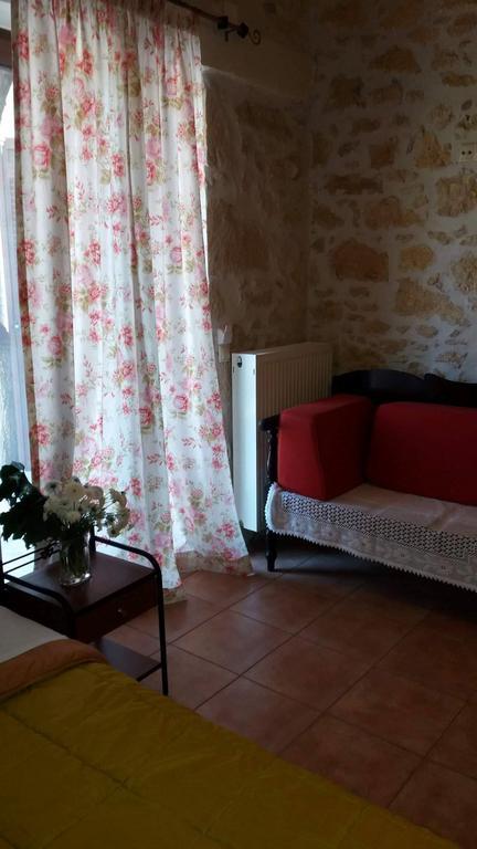 Artemisia Traditional Home Choudetsi Luaran gambar